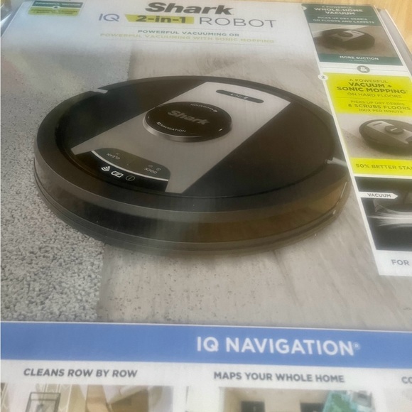 Shark IQ 2-in-1 Robot Vacuum - Picture 2 of 4